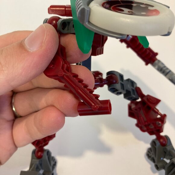 LEGO Bionicle Vahki 8614 Nuurakhu Red Figure With Disc and Manual - Picture 3 of 9